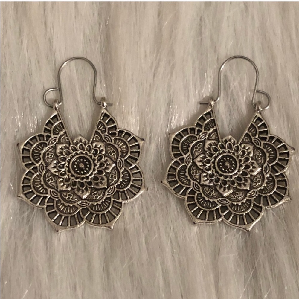 Boho Style Earrings - Picture 3 of 4